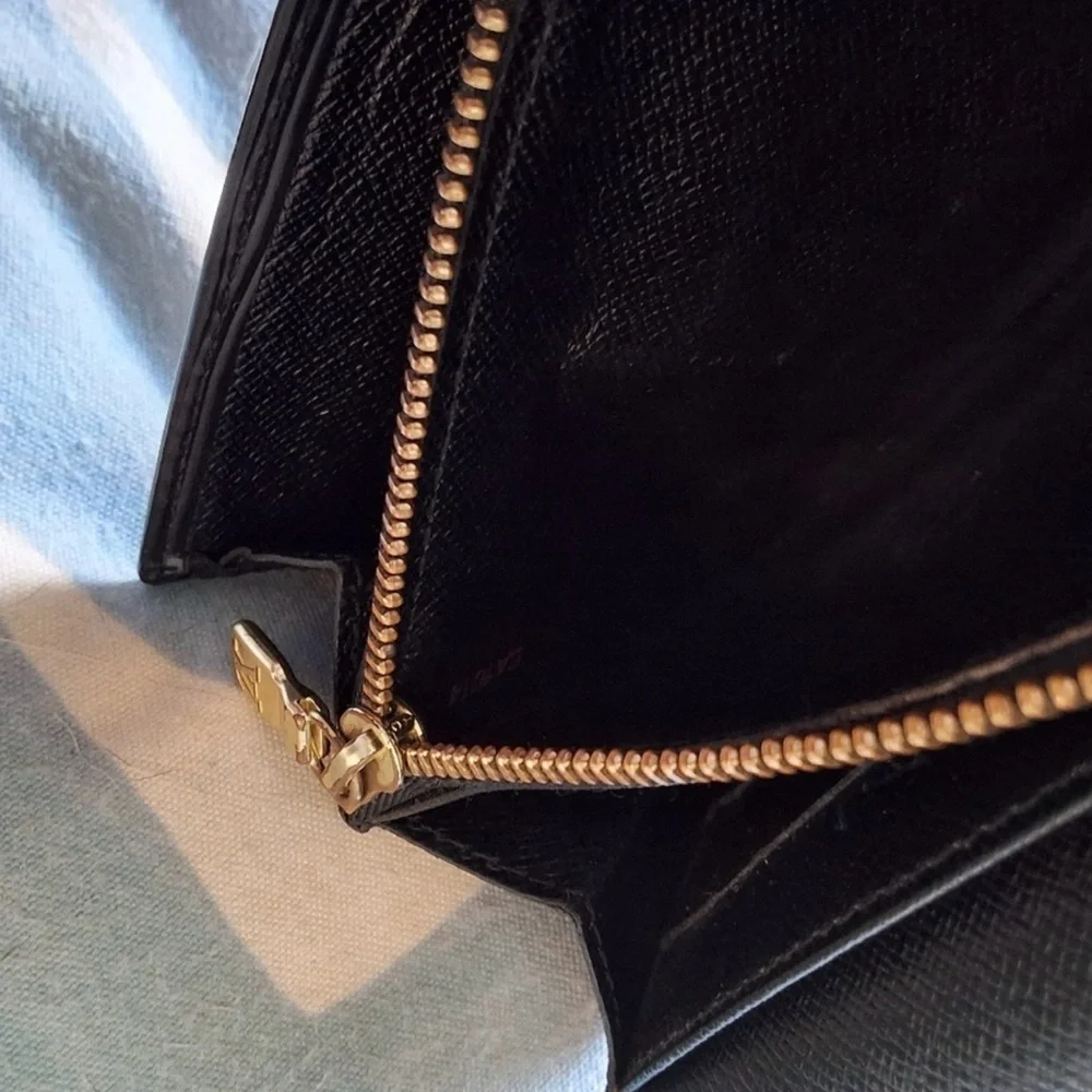 EUC - Black Epi Leather Louis Vuitton Wallet